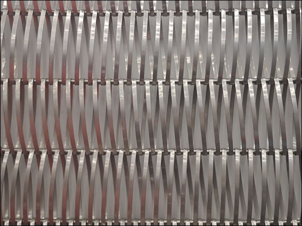 Sleek Spiral Mesh Belt Design for Industrial and Architectural Decorative Use